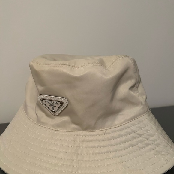 Prada bucket hat - Picture 4 of 4